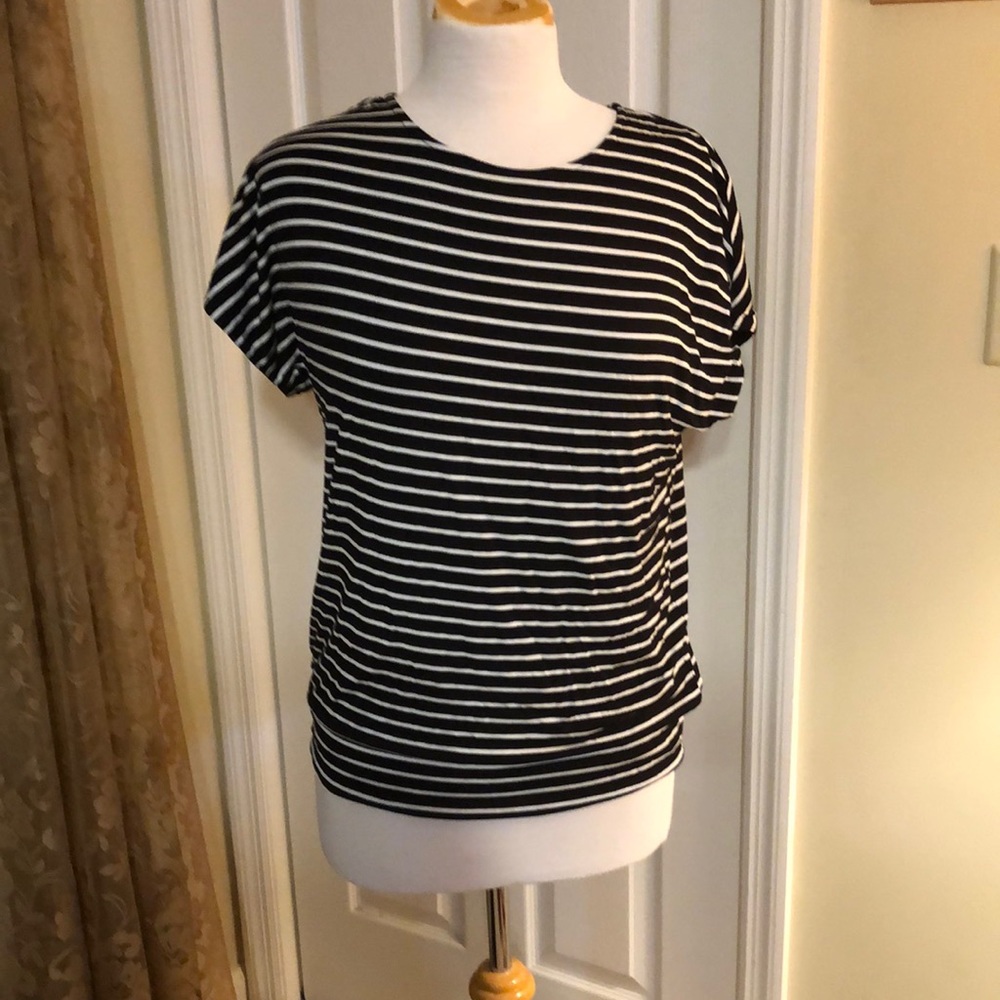 NWT Chicos Reversible Tee size 1 (M/8)